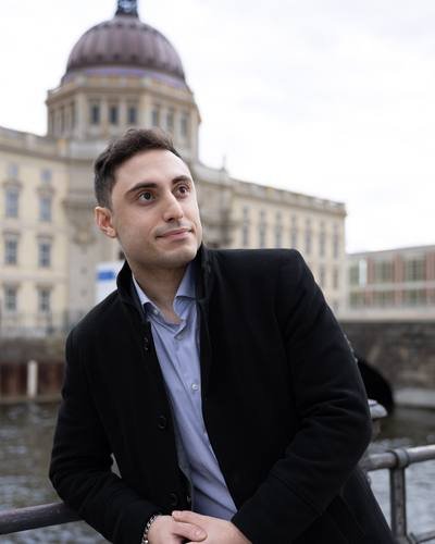 Elman Huseynov by the Spree in Berlin